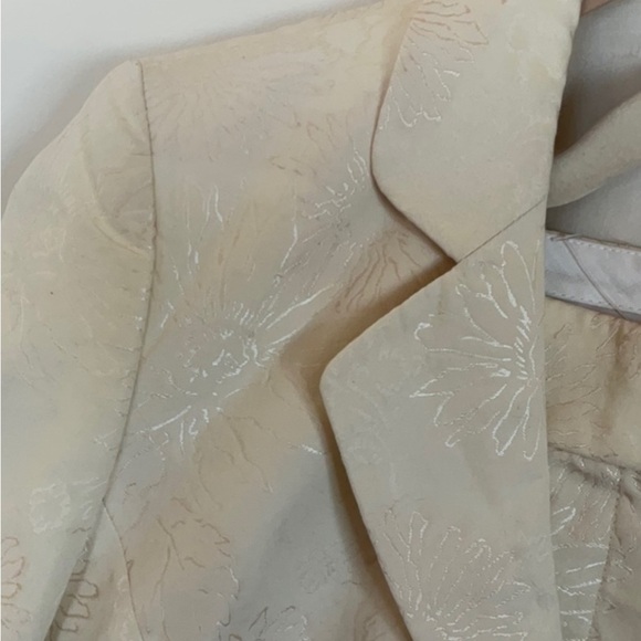 Ferragamo vintage hackead cream color suit. NWT‌‌‌‌‌ - Picture 2 of 15